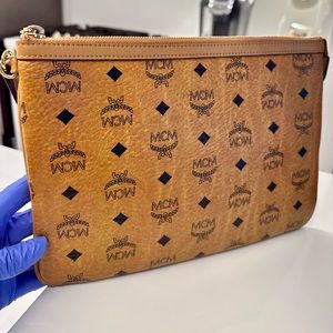 MCM COGNAC MEDIUM POUCHETTE